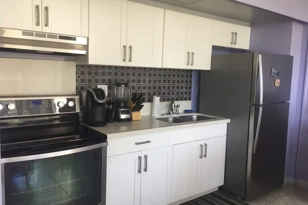 Photo of Kitchen in Makaha