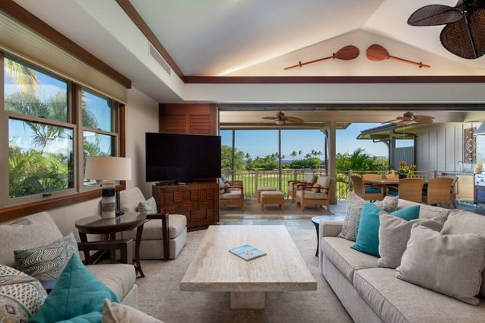 Photo of Livingroom in Kaupulehu