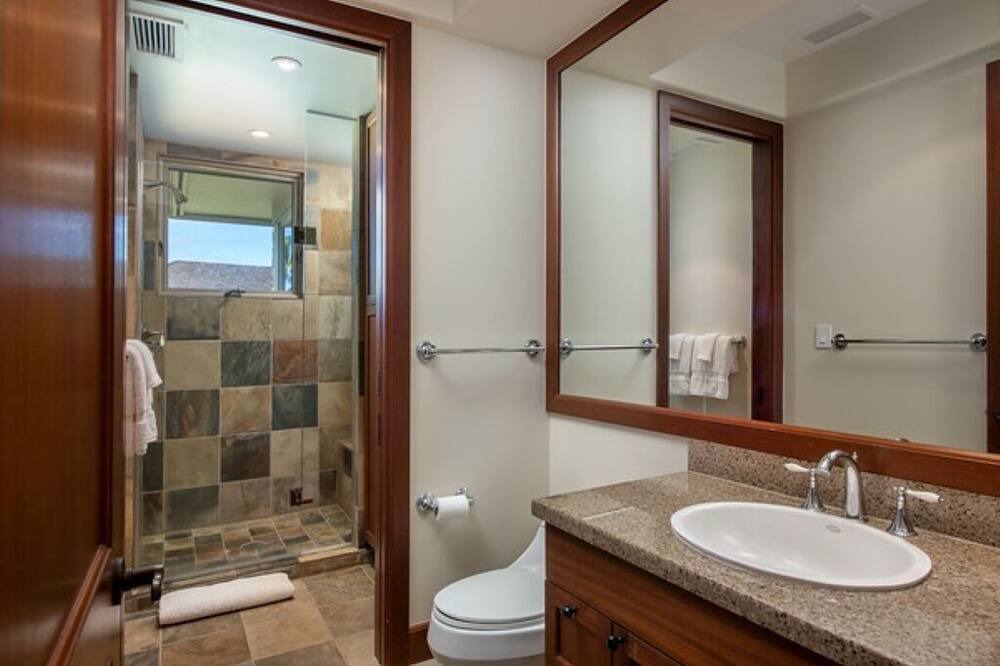 Photo of Bathroom in Kaupulehu