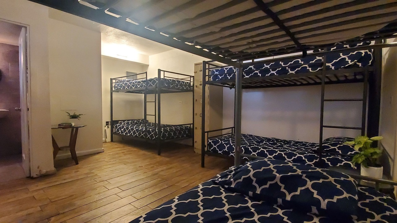 Photo of Bedroom in Waikiki