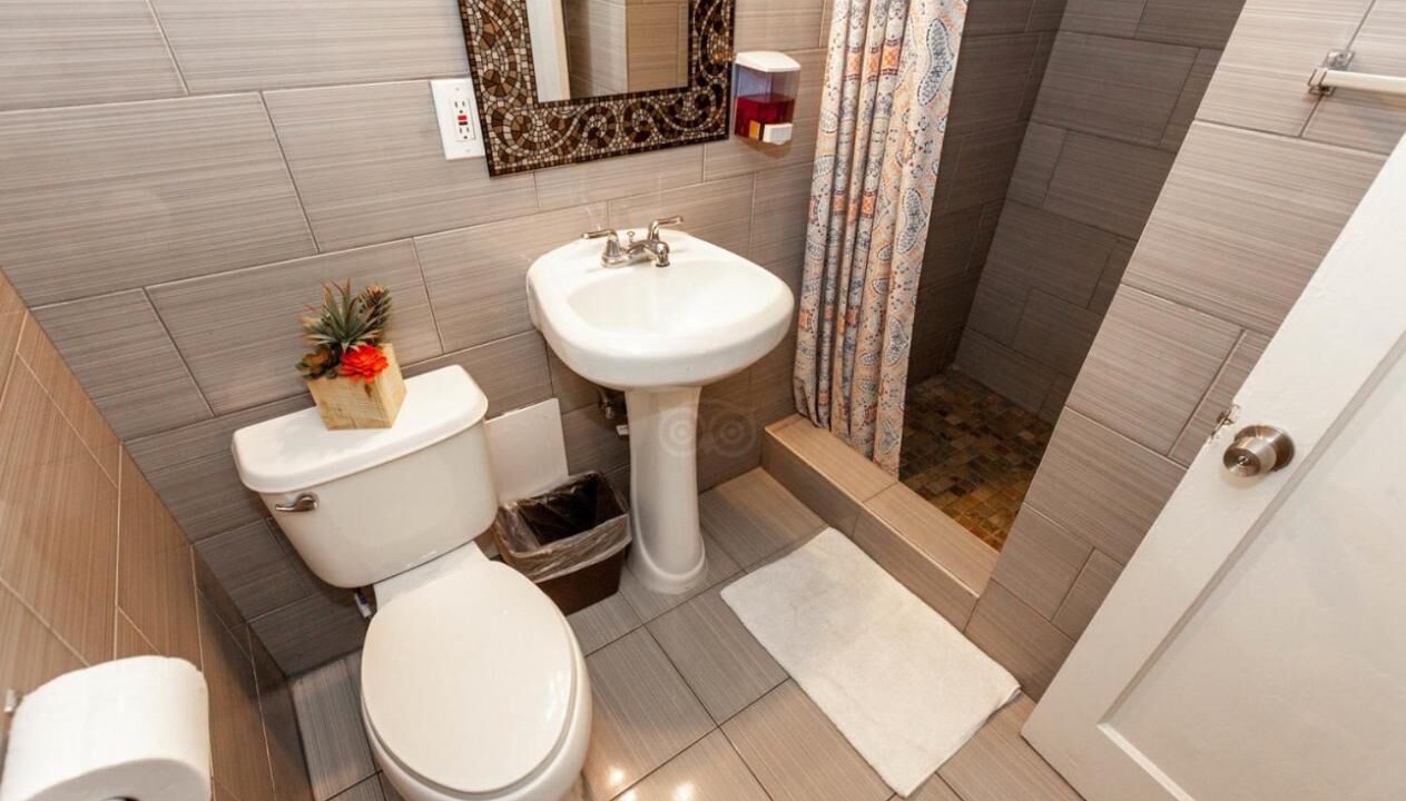 Photo of Bathroom in Waikiki