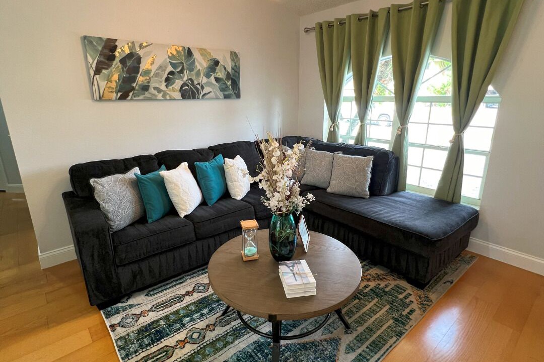 Photo of Livingroom in Crescent Lakes