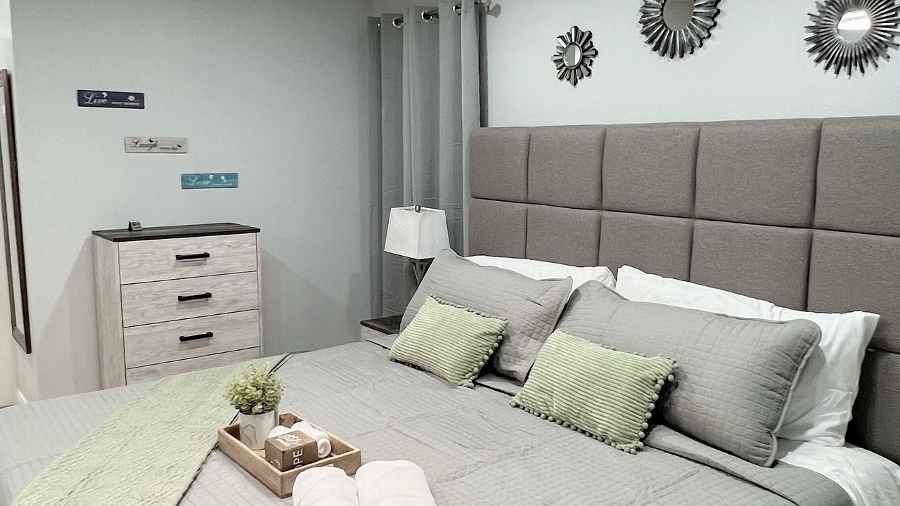 Photo of Bedroom in Crescent Lakes