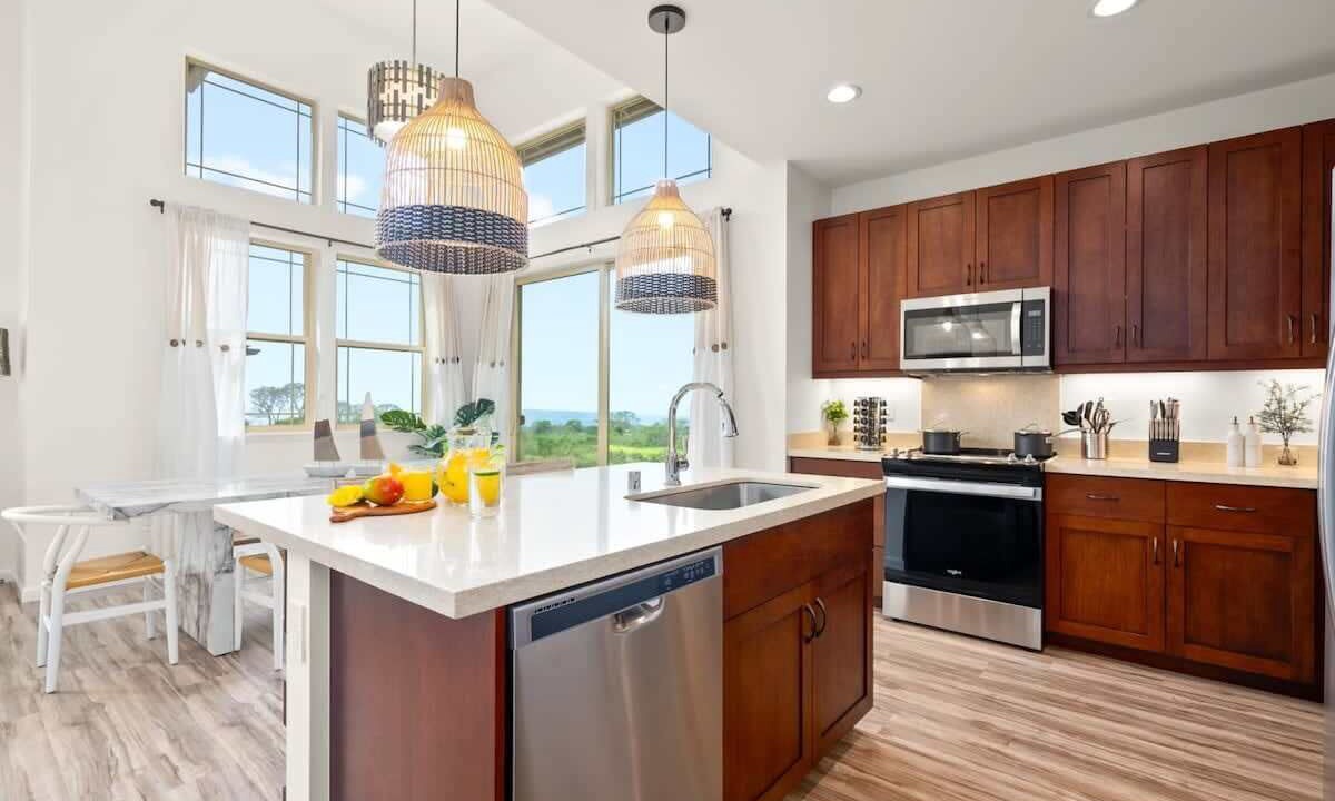 Photo of Kitchen in Makaha Valley
