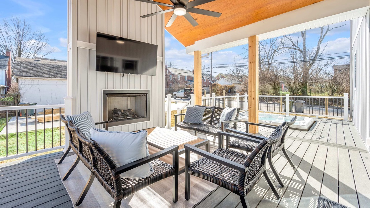 Photo of Livingroom in Lexington