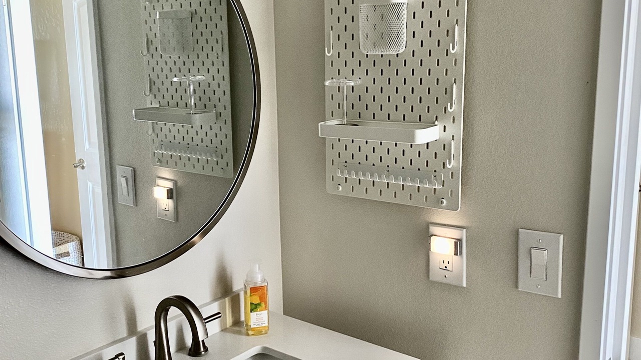 Photo of Bathroom in Makaha Valley