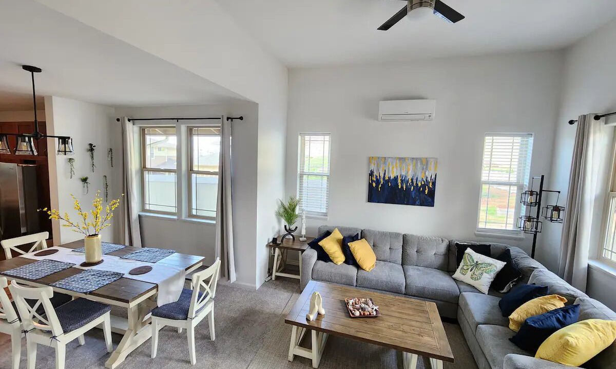 Photo of Livingroom in Makaha Valley