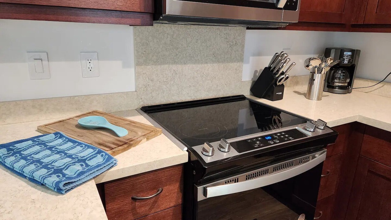 Photo of Kitchen in Makaha Valley