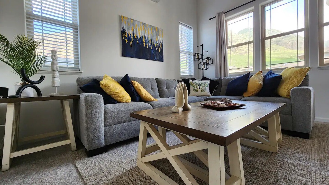 Photo of Livingroom in Makaha Valley