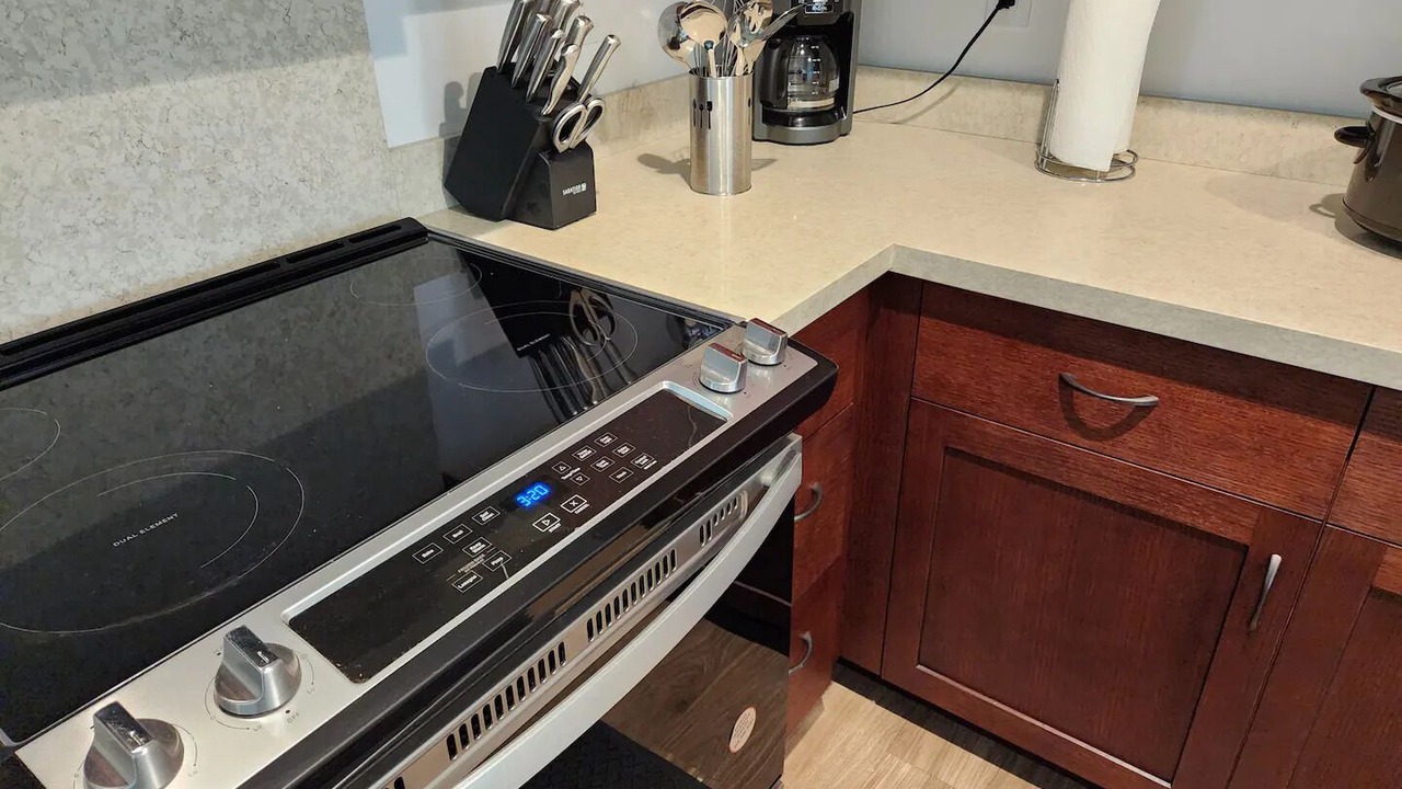 Photo of Kitchen in Makaha Valley