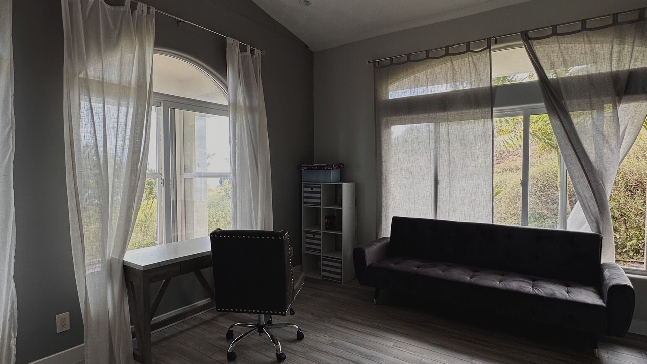 Photo of Livingroom in Wailuku