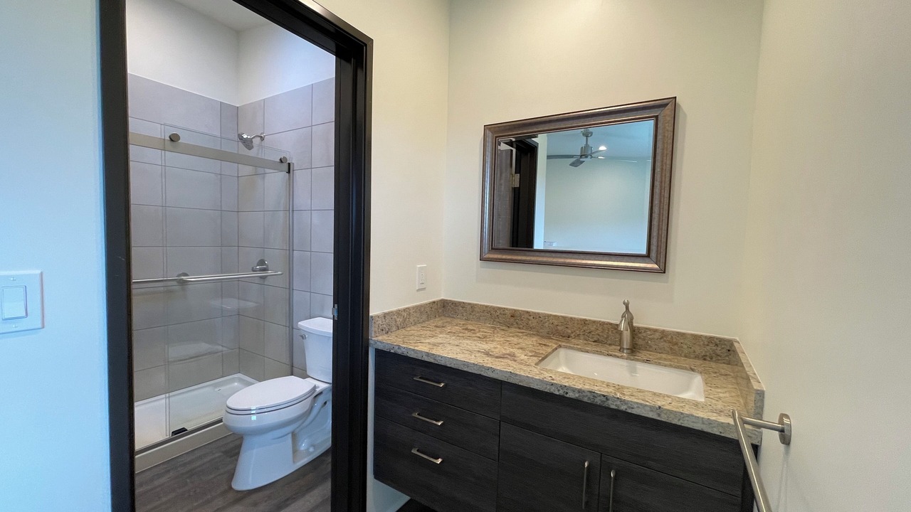 Photo of Bathroom in Moanalua