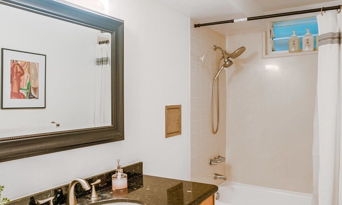 Photo of Bathroom in Punaluu