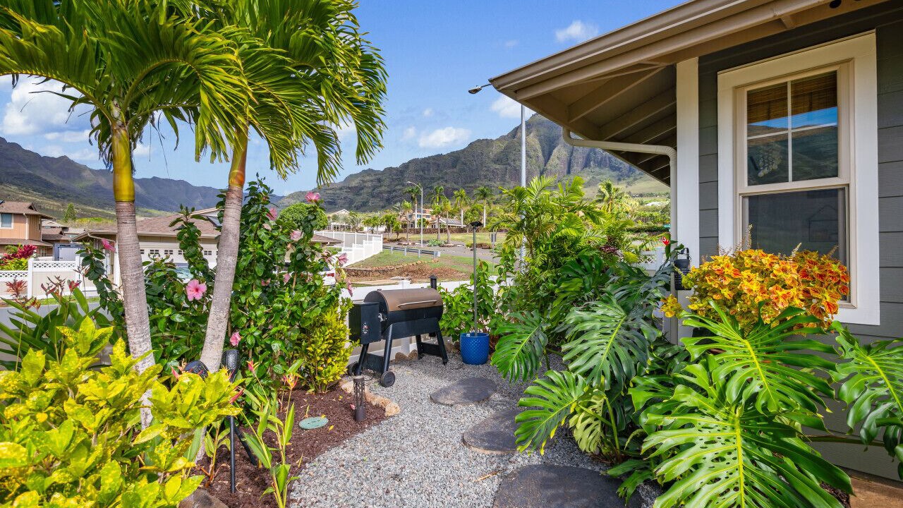 Photo of Outdoor in Makaha Valley