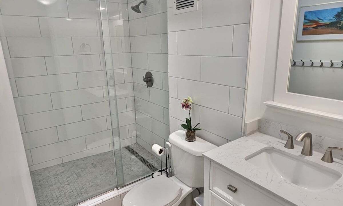 Photo of Bathroom in Punaluu