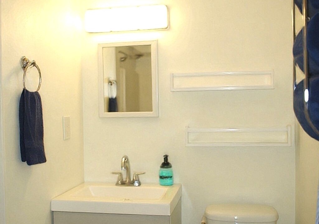 Photo of Bathroom in Depot Bench