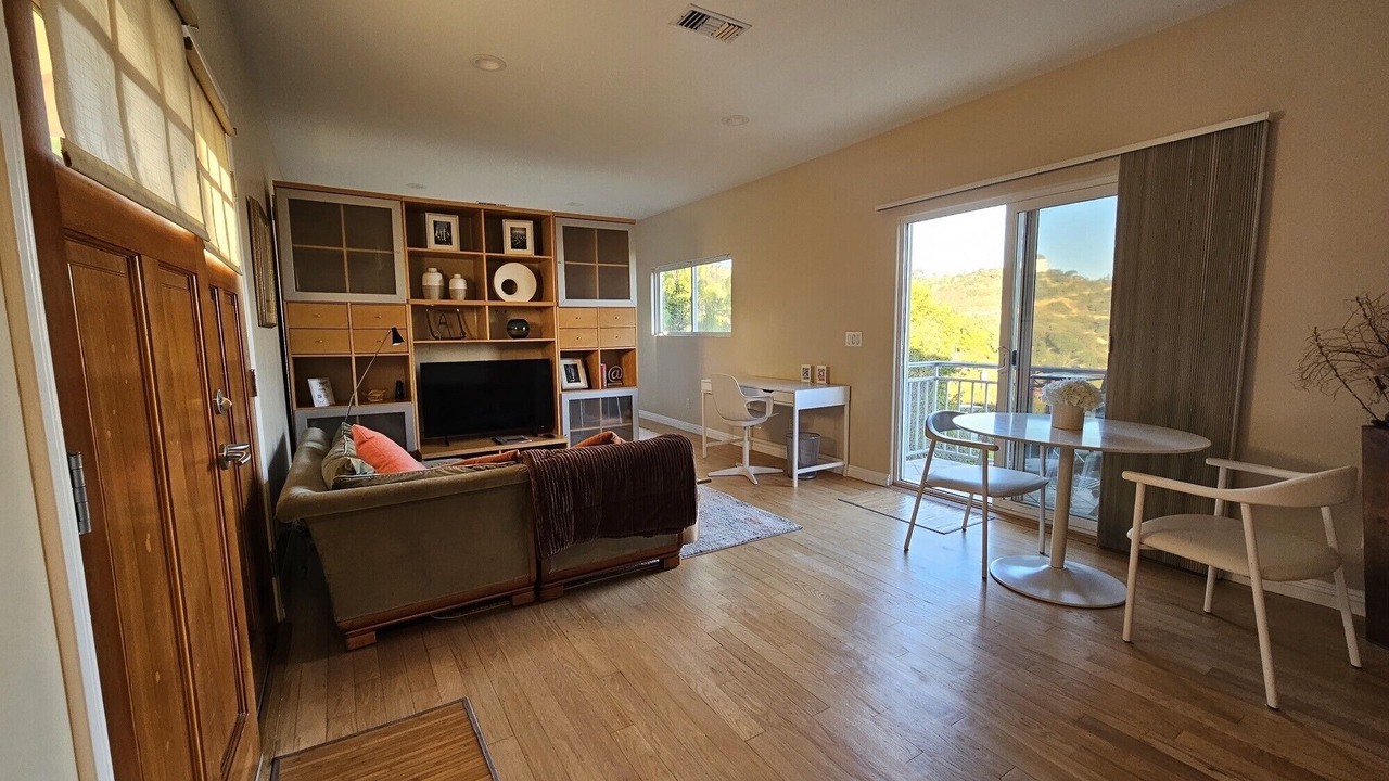Photo of Livingroom in Hollywood Hills