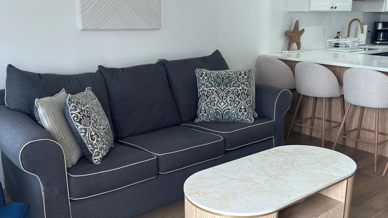 Photo of Livingroom in Caine Woods