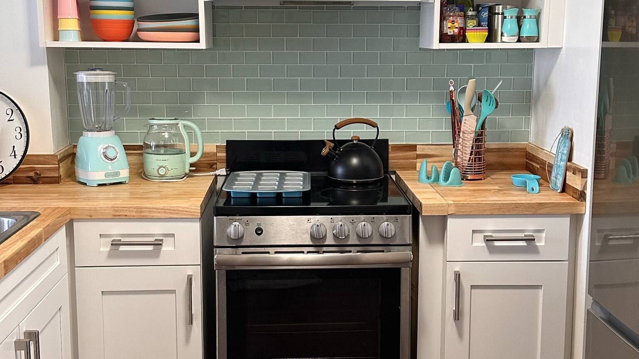Photo of Kitchen in Makaha Valley
