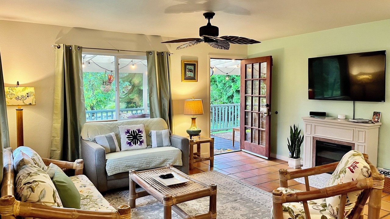 Photo of Livingroom in Royal Hawaiian Estates