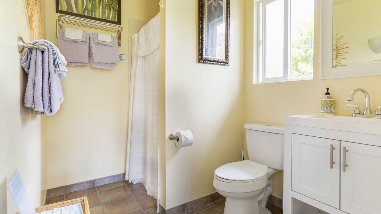 Photo of Bathroom in Royal Hawaiian Estates