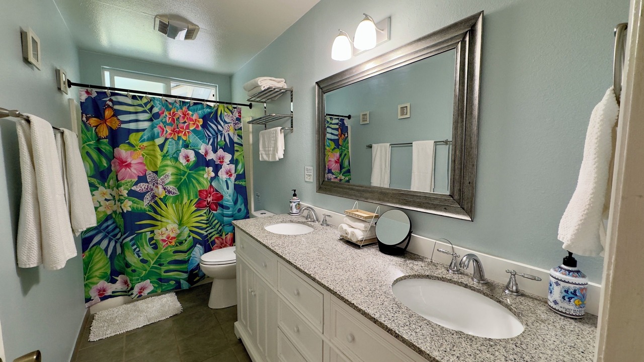 Photo of Bathroom in Royal Hawaiian Estates