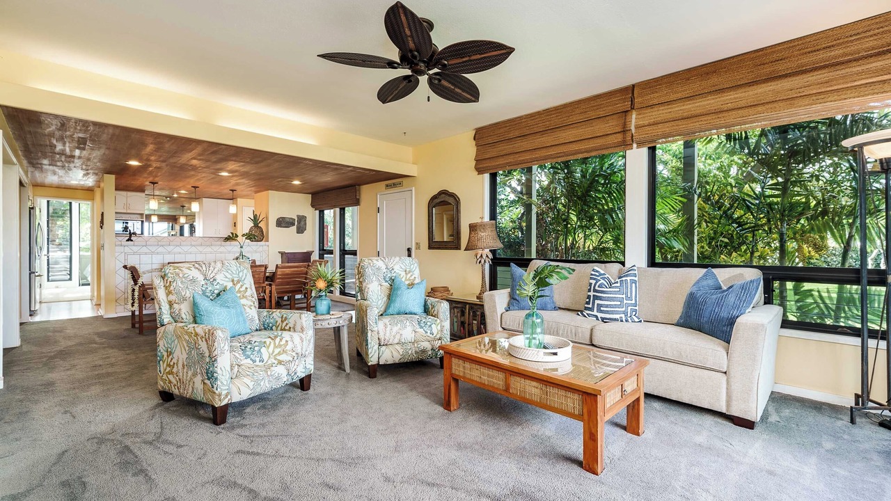 Photo of Livingroom in Kahana