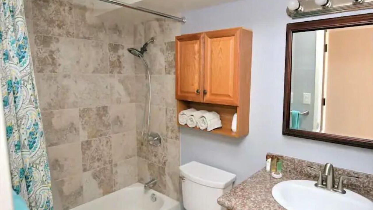 Photo of Bathroom in McCully - Moiliili