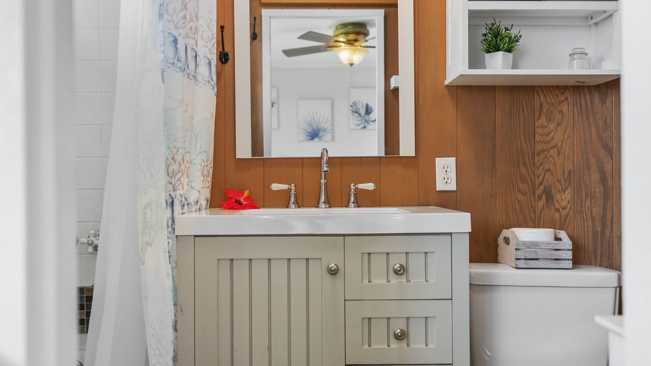 Photo of Bathroom in Punaluu