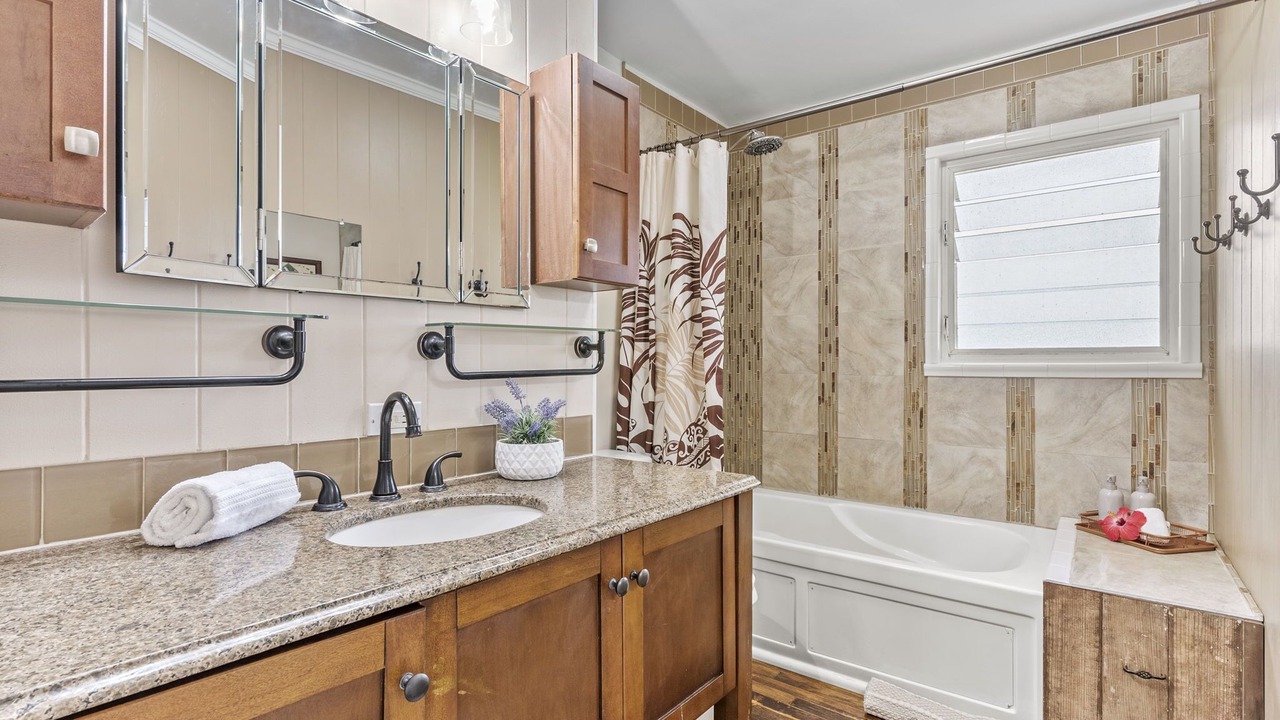 Photo of Bathroom in Punaluu