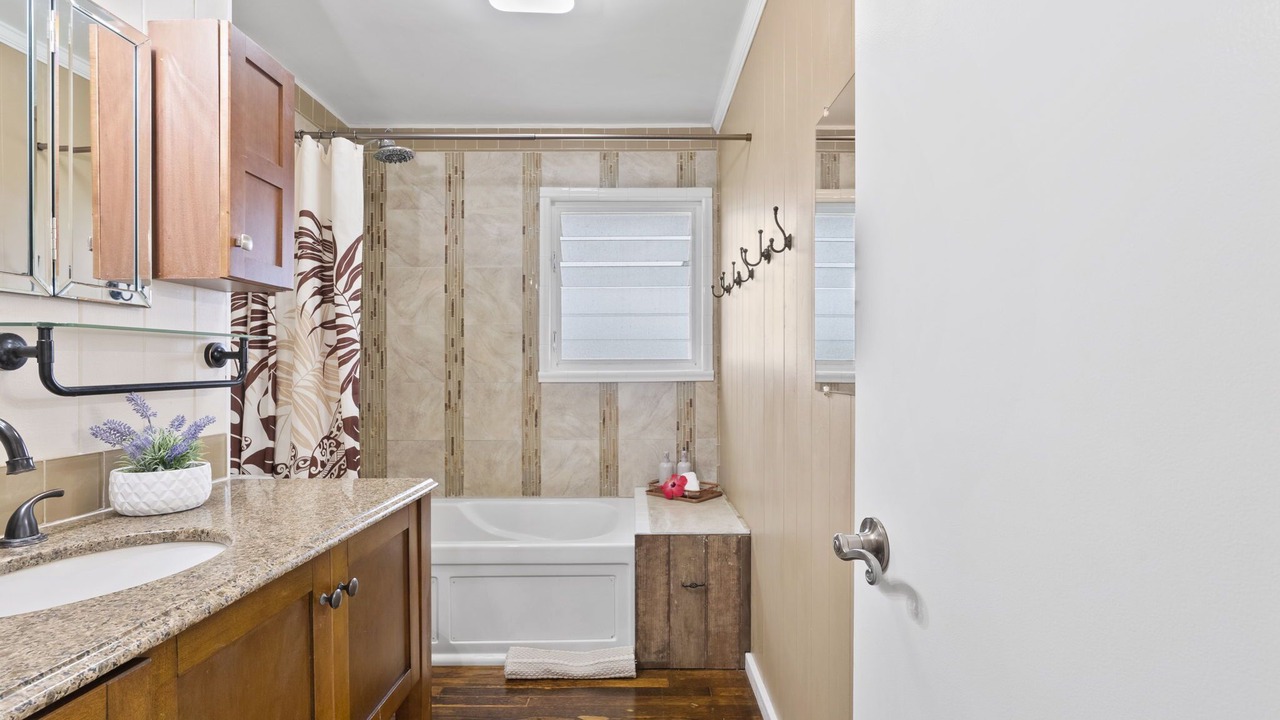 Photo of Bathroom in Punaluu
