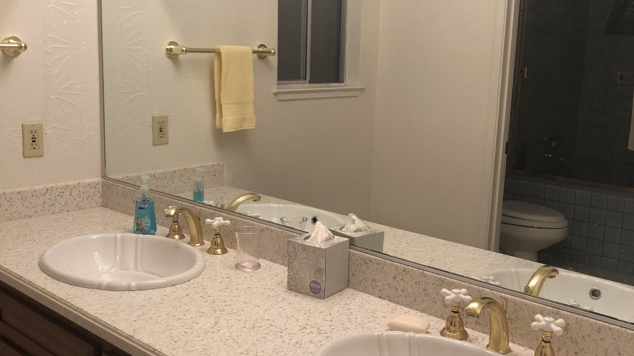 Photo of Bathroom in Round Hill Village
