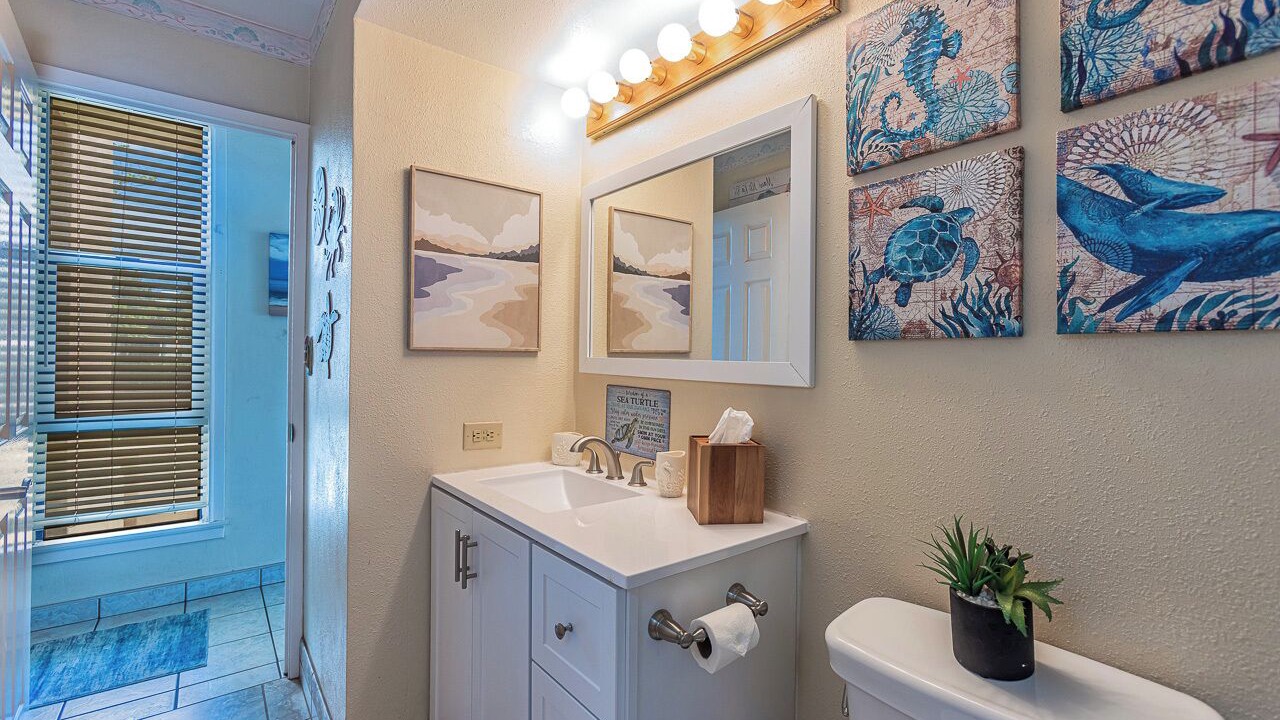 Photo of Bathroom in Maalaea
