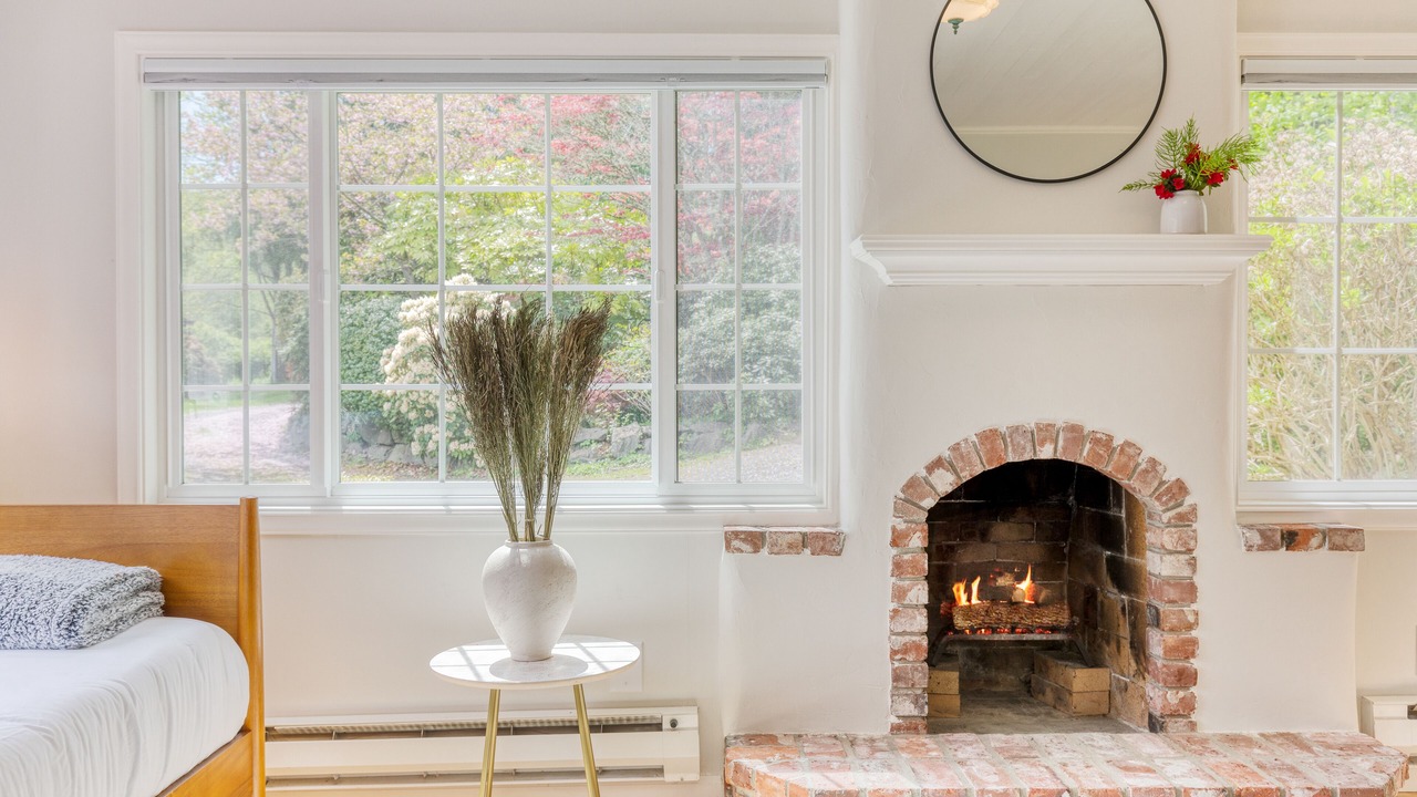 Photo of Livingroom in Langley