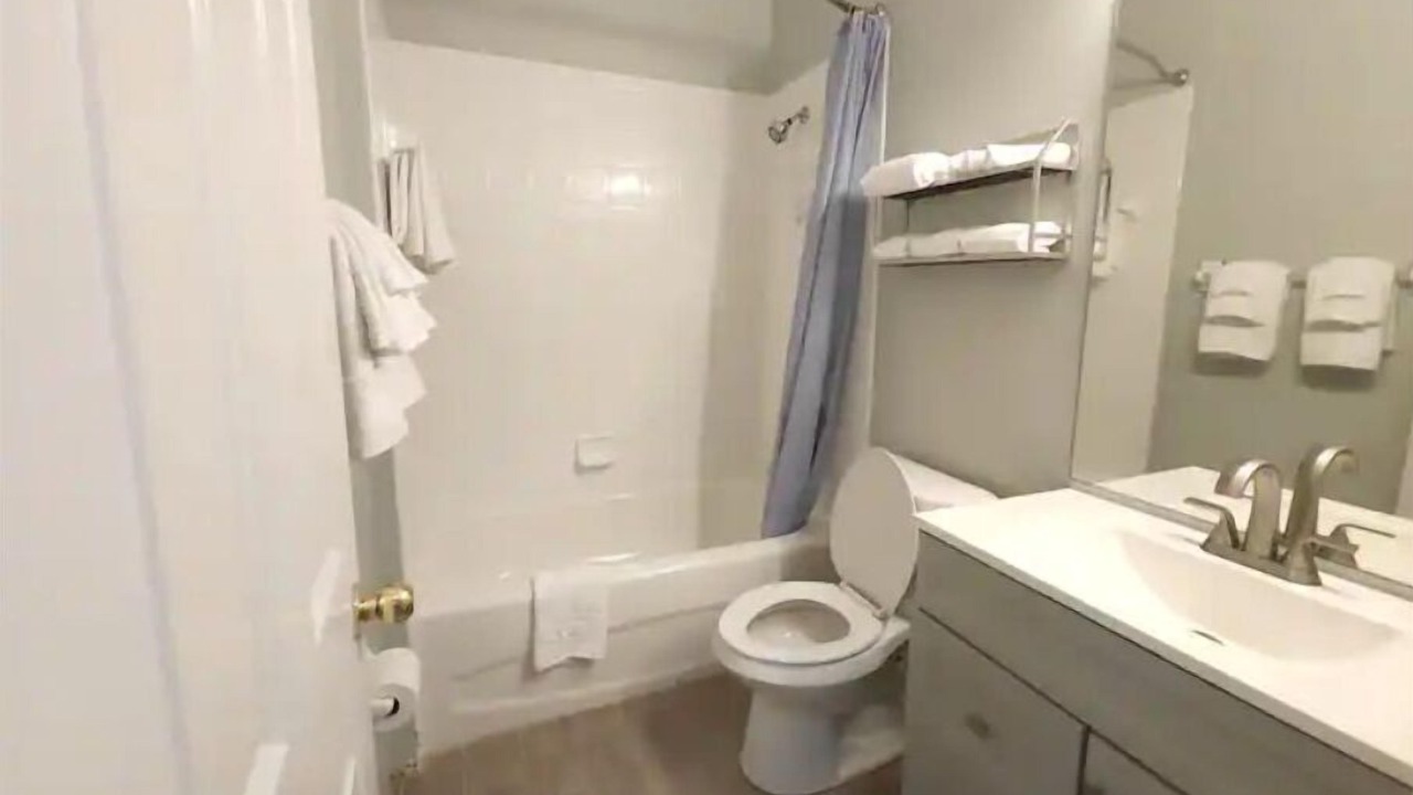 Photo of Bathroom in Meadow Pointe