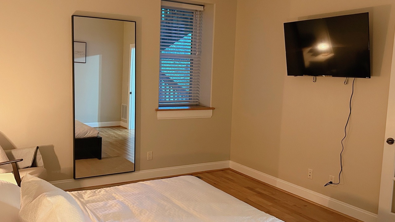 Photo of Bedroom in Hendersonville