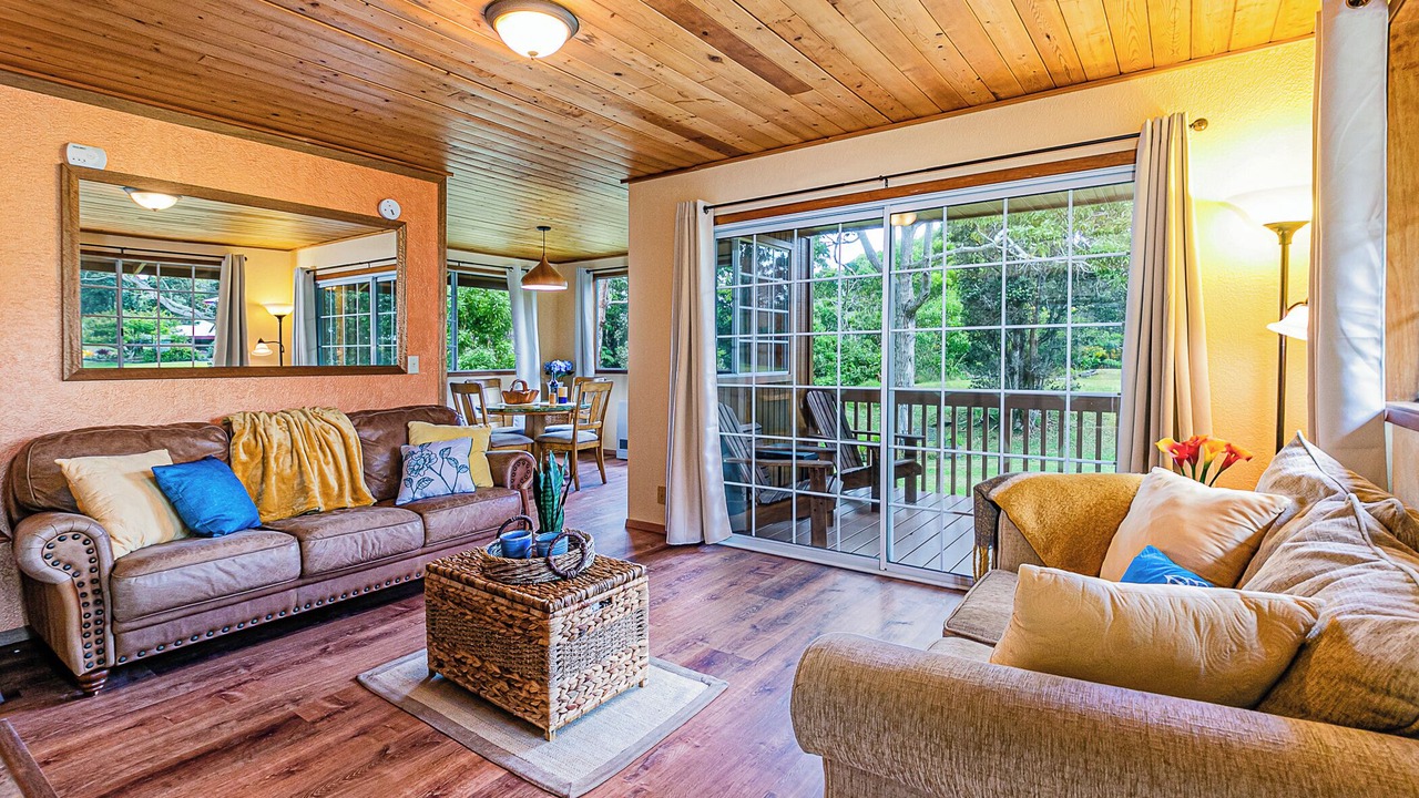 Photo of Livingroom in Royal Hawaiian Estates