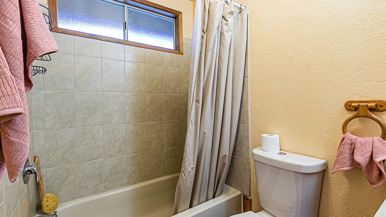 Photo of Bathroom in Royal Hawaiian Estates