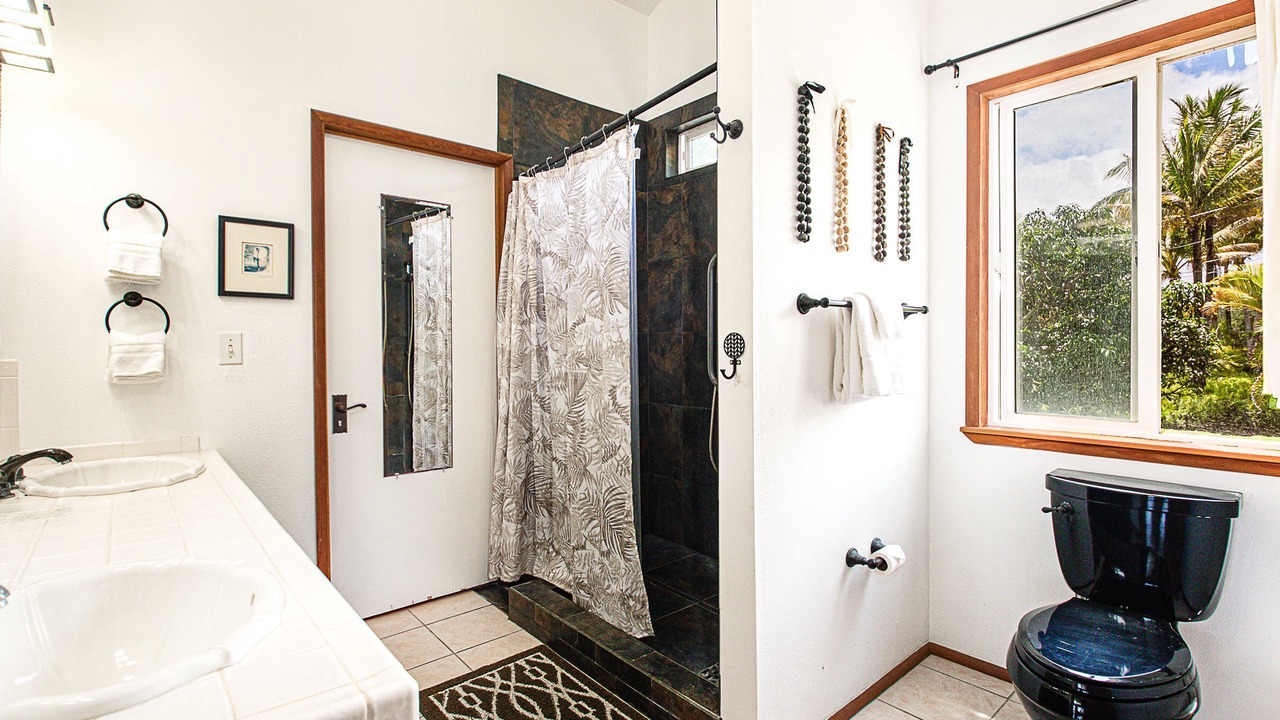 Photo of Bathroom in Keaau