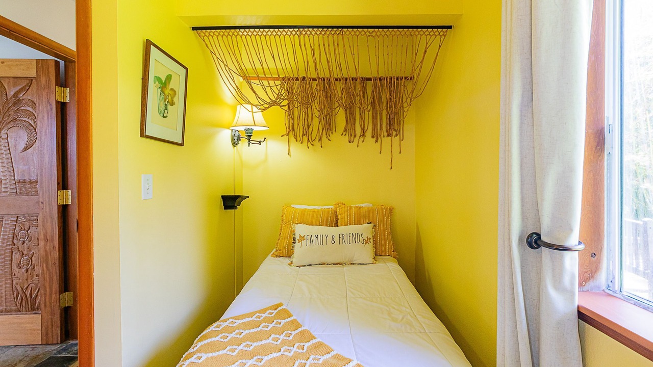 Photo of Bedroom in Keaau