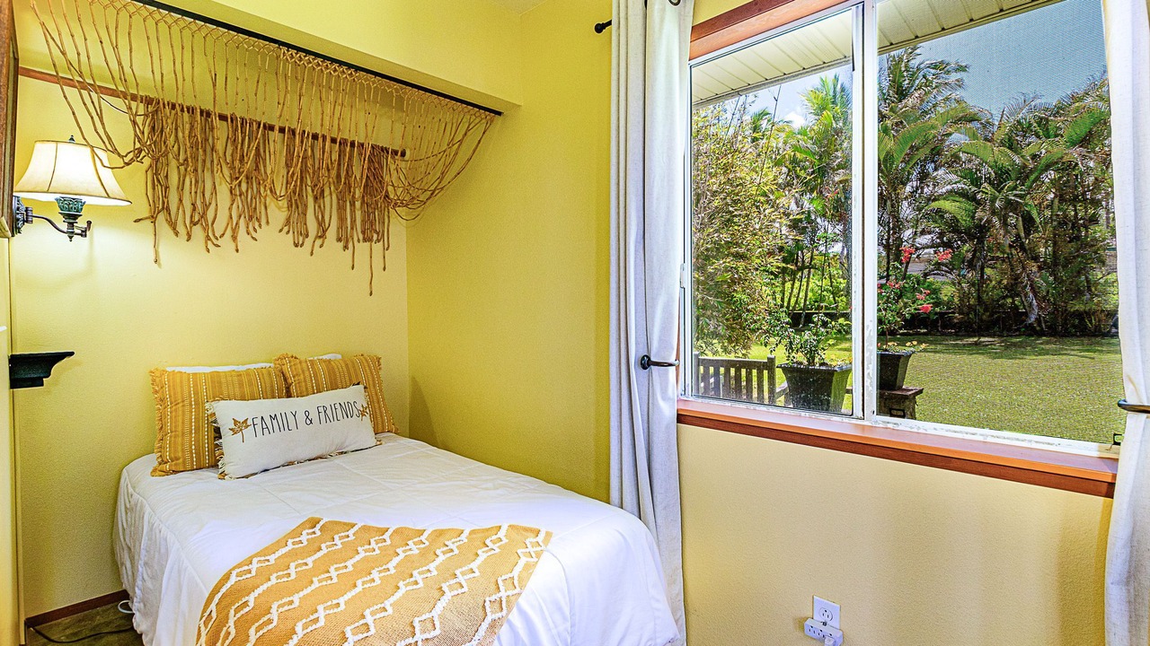 Photo of Bedroom in Keaau