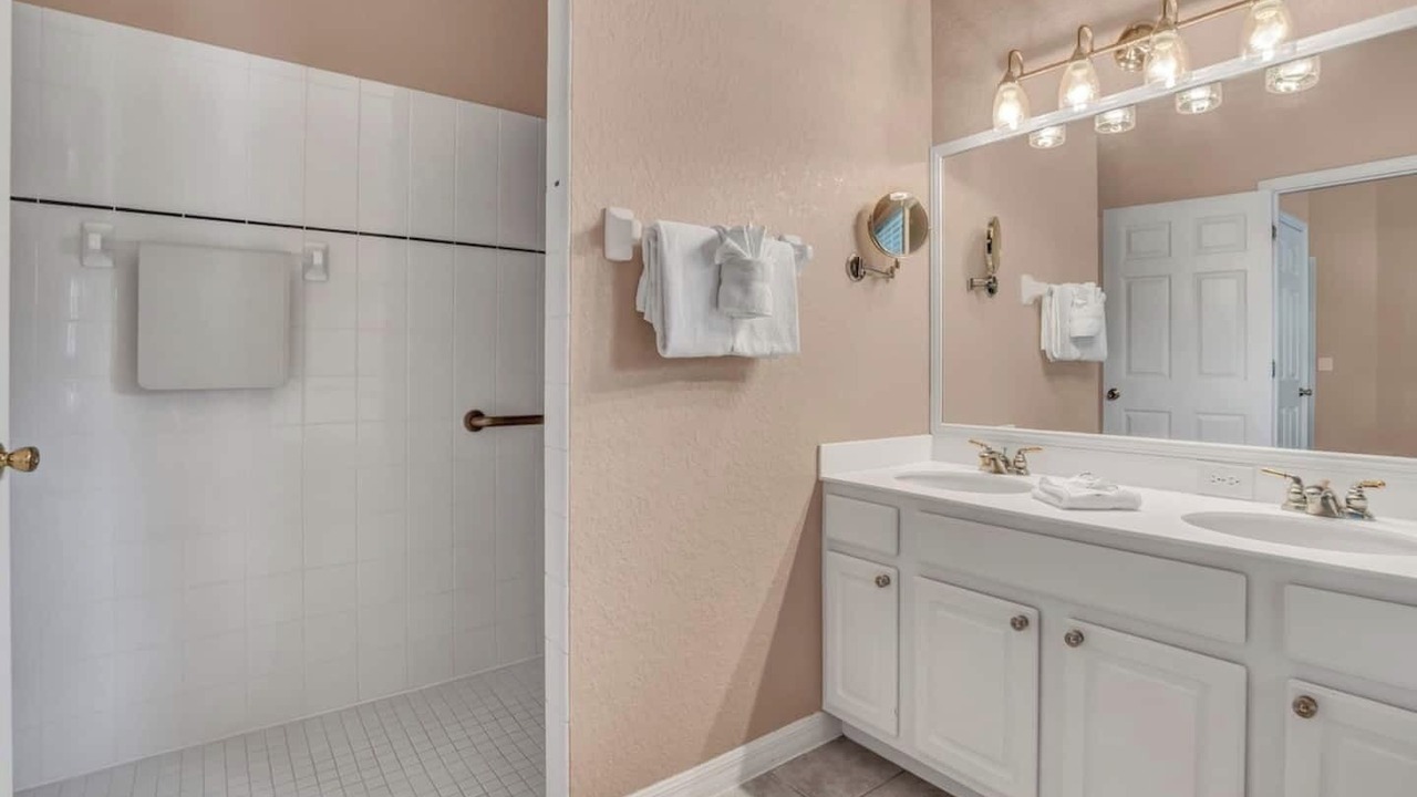 Photo of Bathroom in Bahama Bay