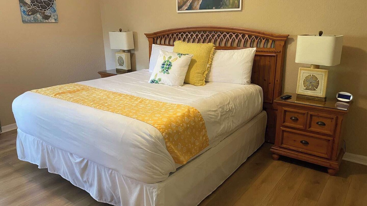 Photo of Bedroom in Bahama Bay