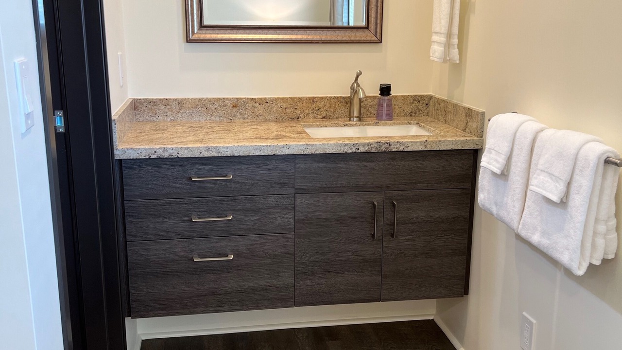 Photo of Bathroom in Moanalua