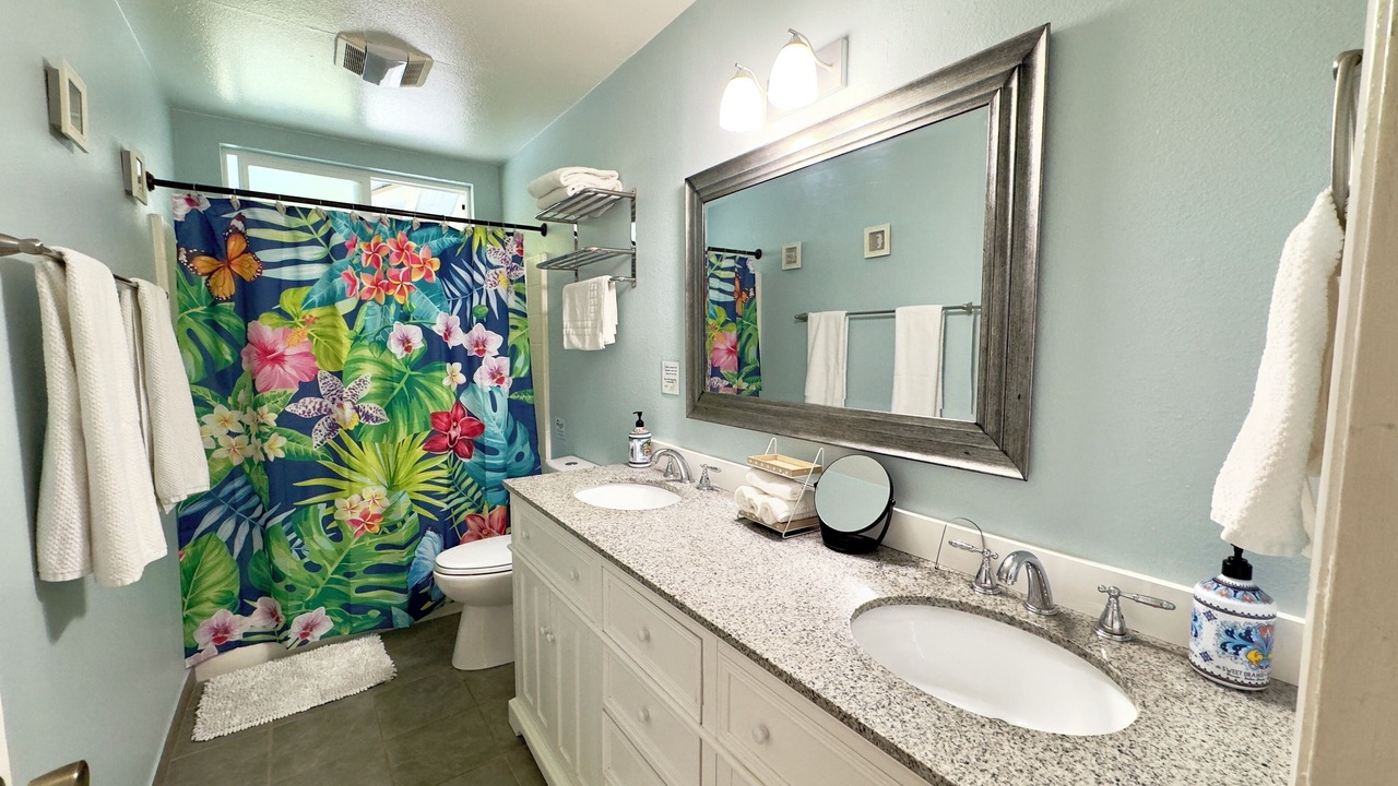 Photo of Bathroom in Royal Hawaiian Estates