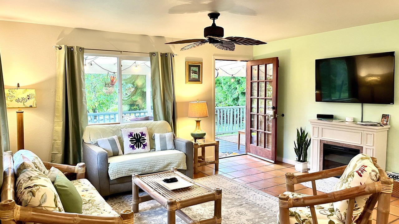 Photo of Livingroom in Royal Hawaiian Estates