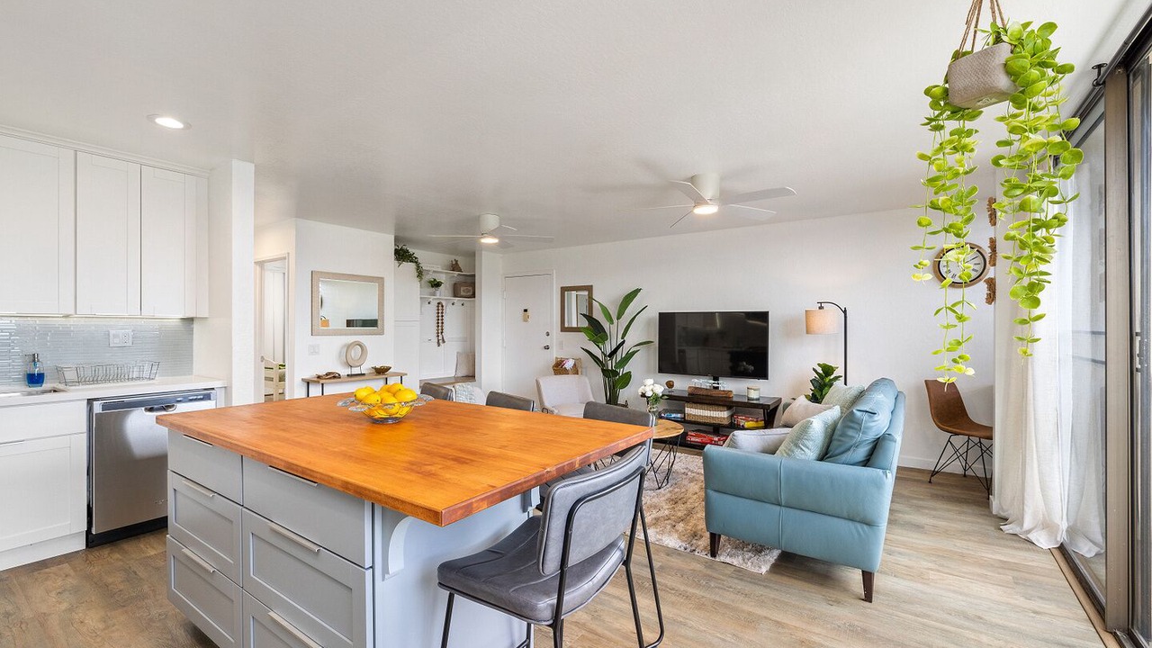 Photo of Livingroom in Makaha Valley
