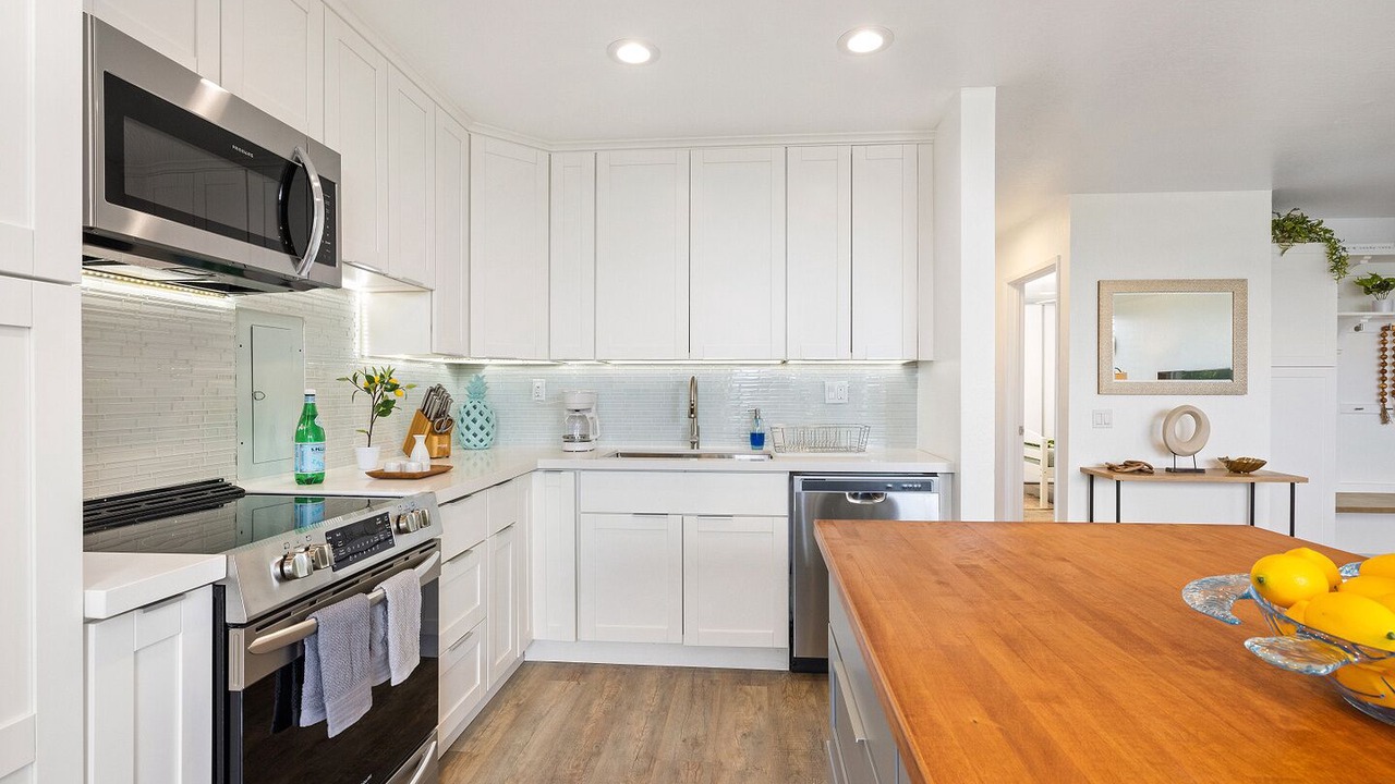 Photo of Kitchen in Makaha Valley