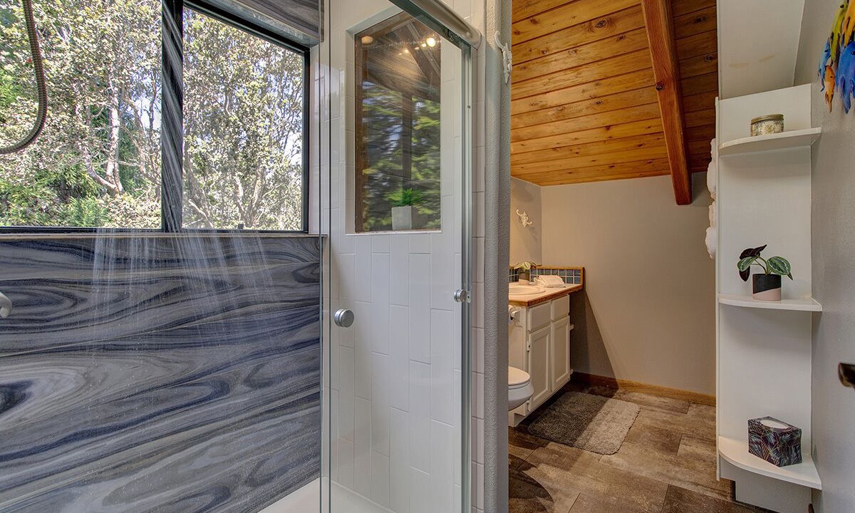 Photo of Bathroom in Royal Hawaiian Estates