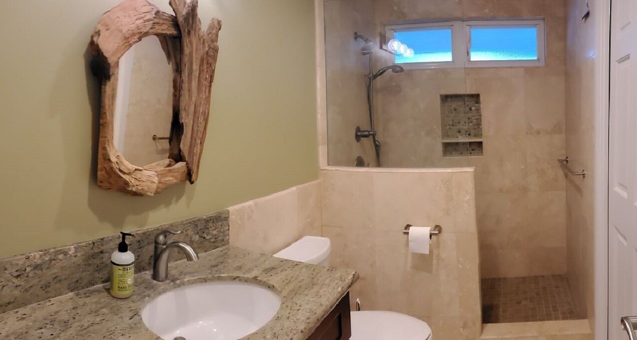 Photo of Bathroom in Punaluu